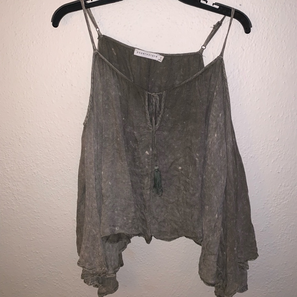 Off the shoulders grey distressed top